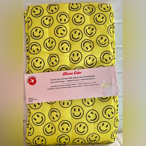 MOON CAKE Quilted Tech Travel Case Set - Picture 4 of 4